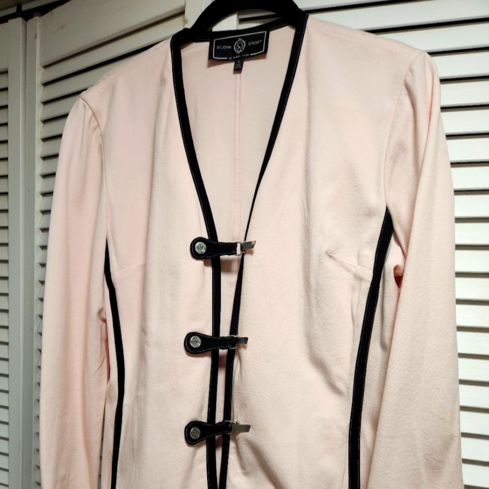 ST JOHN Pink stretch short jacket size Petite.